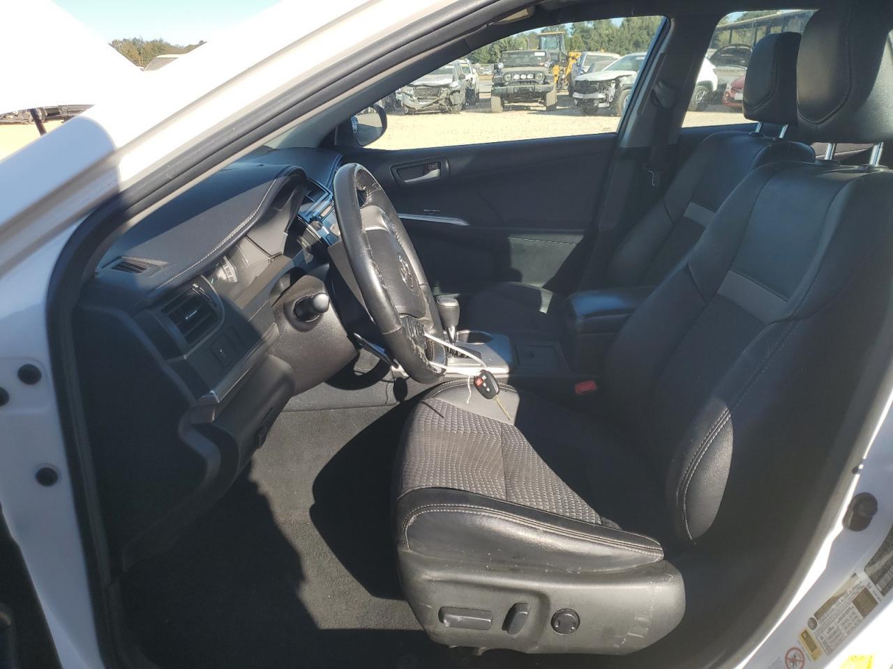 2014 Toyota Camry - Фото 7