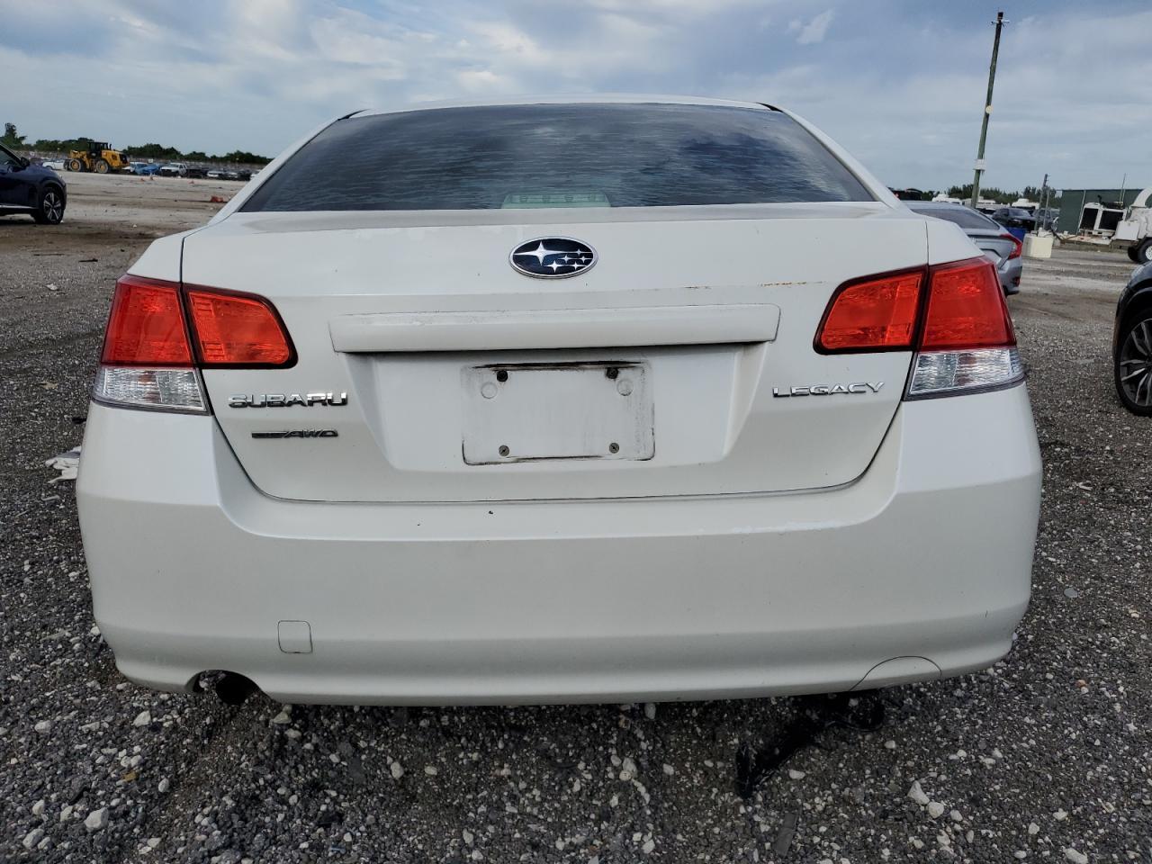 2013 Subaru Legacy 2.5I - Image 6