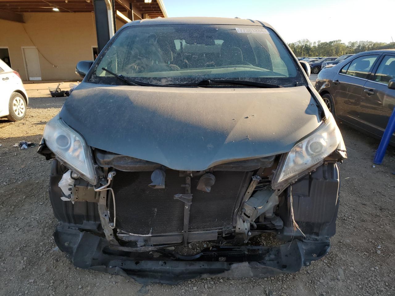 2018 Toyota Sienna Le - Фото 5