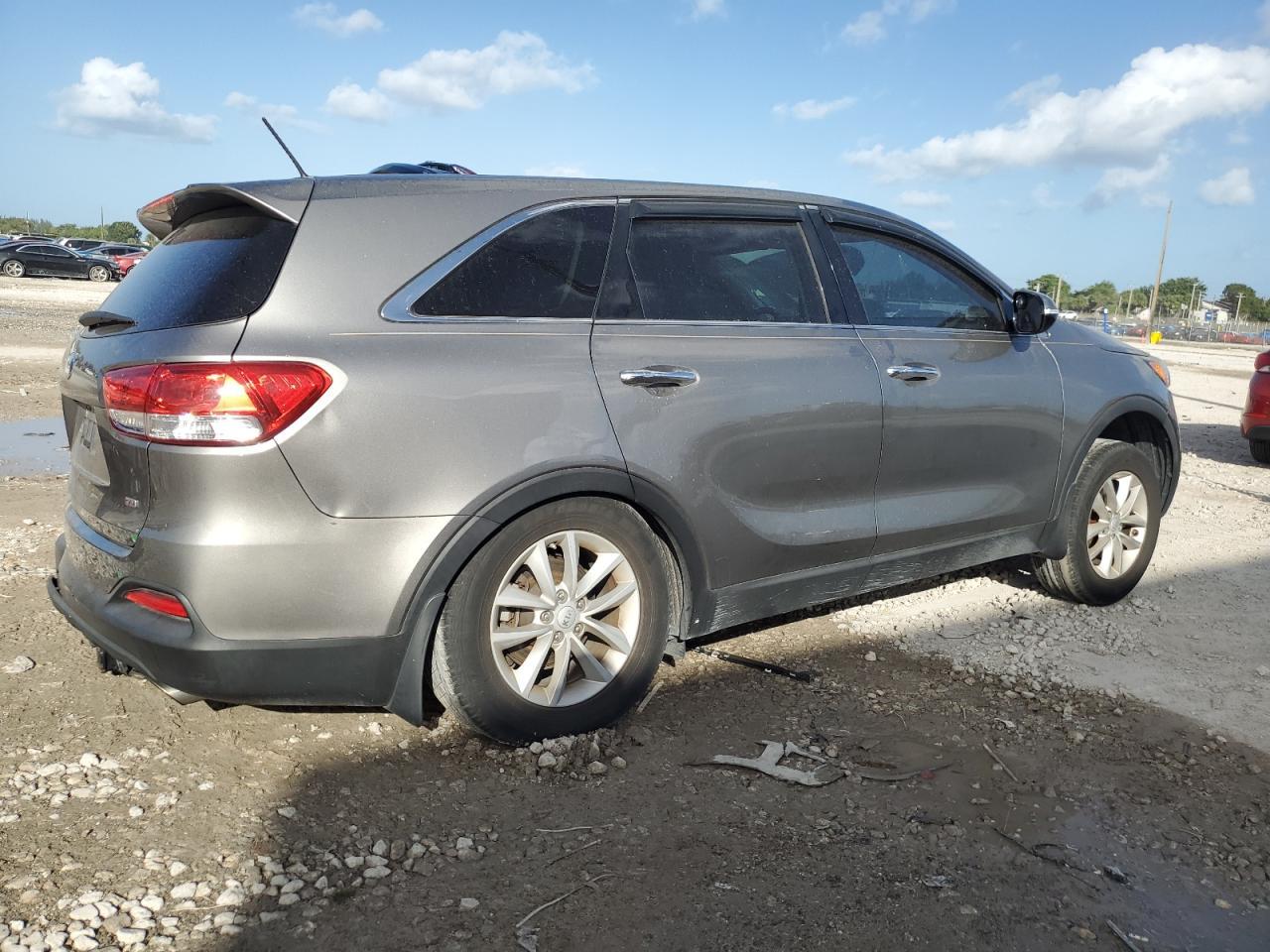 2018 Kia Sorento Lx - Image 3