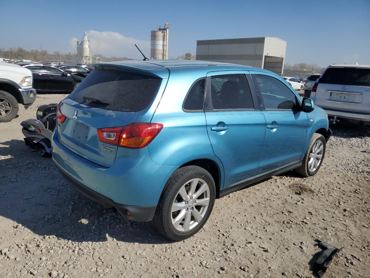 2013 Mitsubishi Outlander Sport Es - Image 3