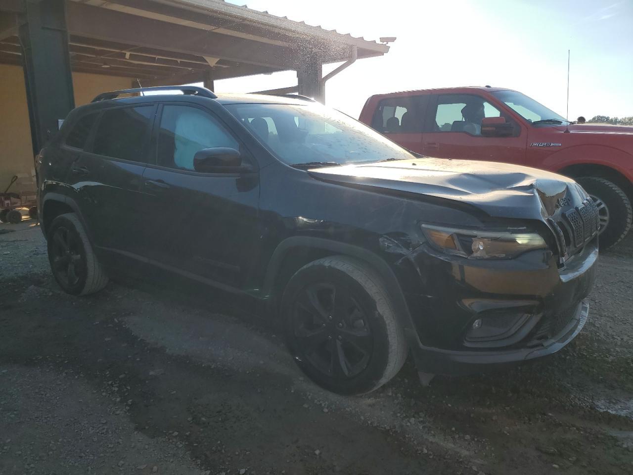 2019 Jeep Cherokee Latitude Plus - Image 4
