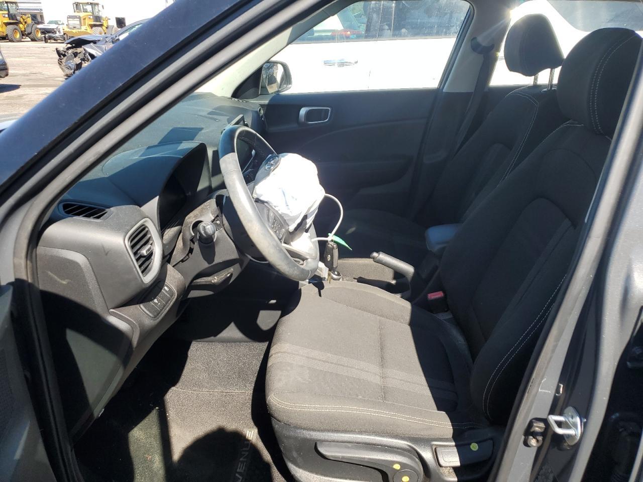 2023 Hyundai Venue Sel - Image 7