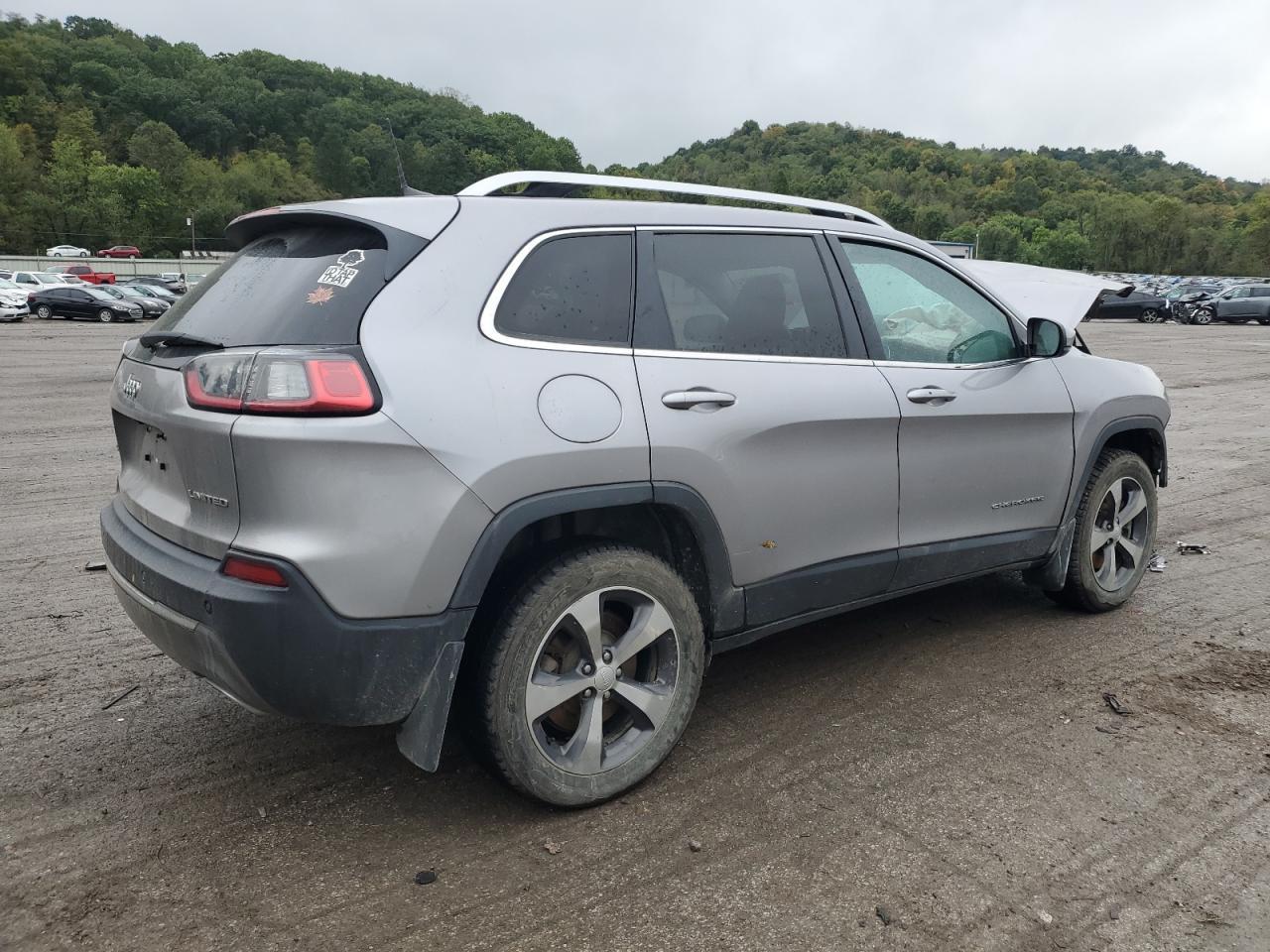 2019 Jeep Cherokee - Фото 3