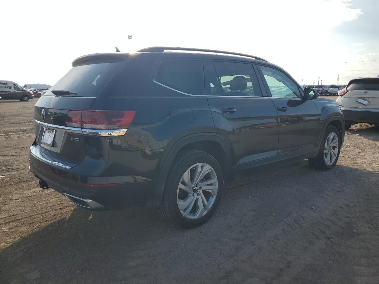 2022 Volkswagen Atlas Se - Image 3