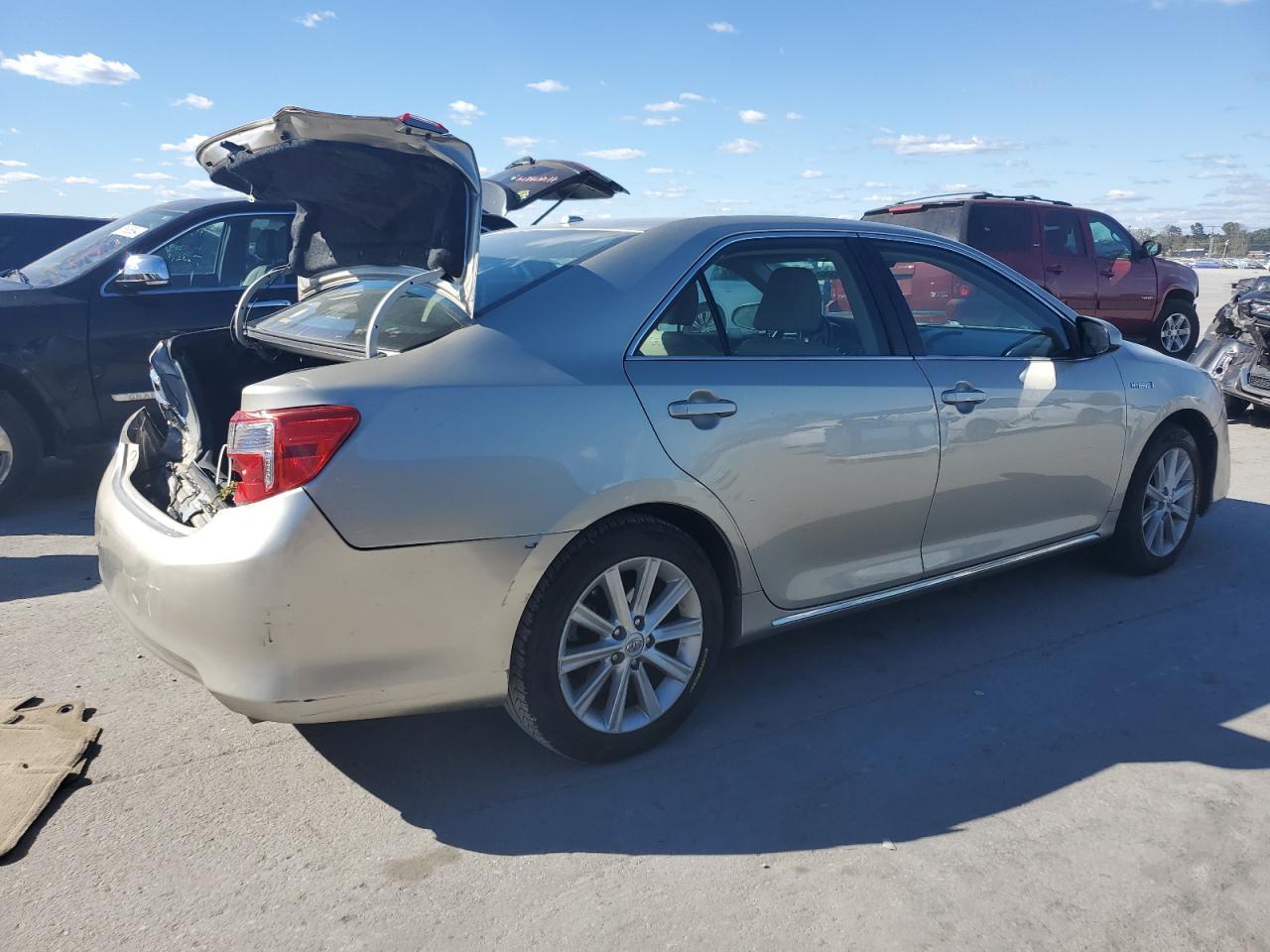 2014 Toyota Camry Hybrid - Фото 3