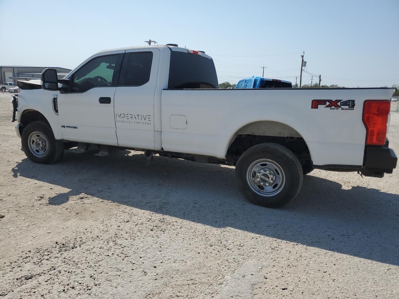 2022 Ford F250 Super Duty - Фото 2