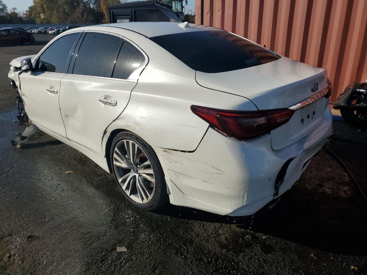 2018 Infiniti Q50 Luxe - Image 2