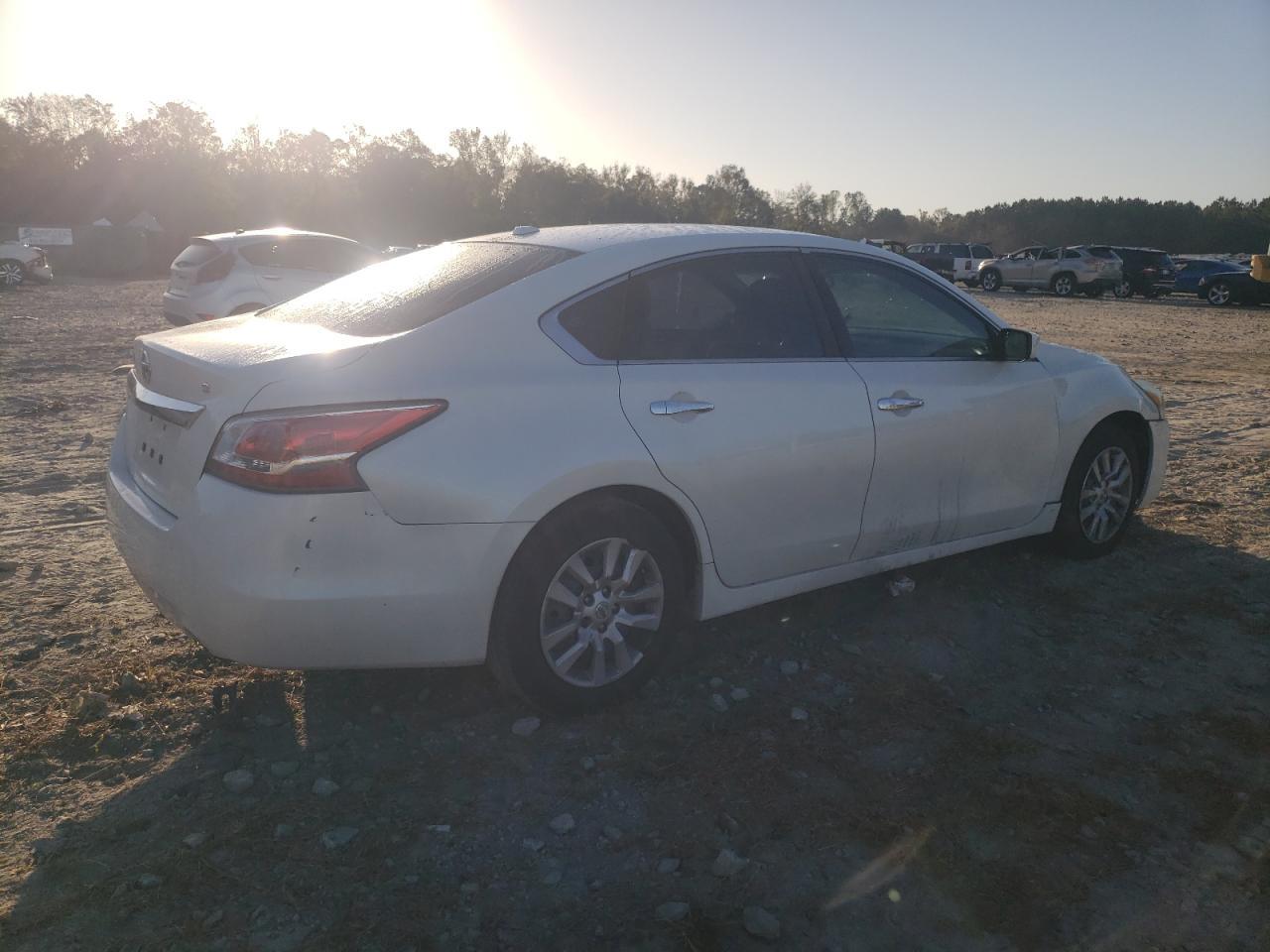 2015 Nissan Altima 2.5 - Image 3