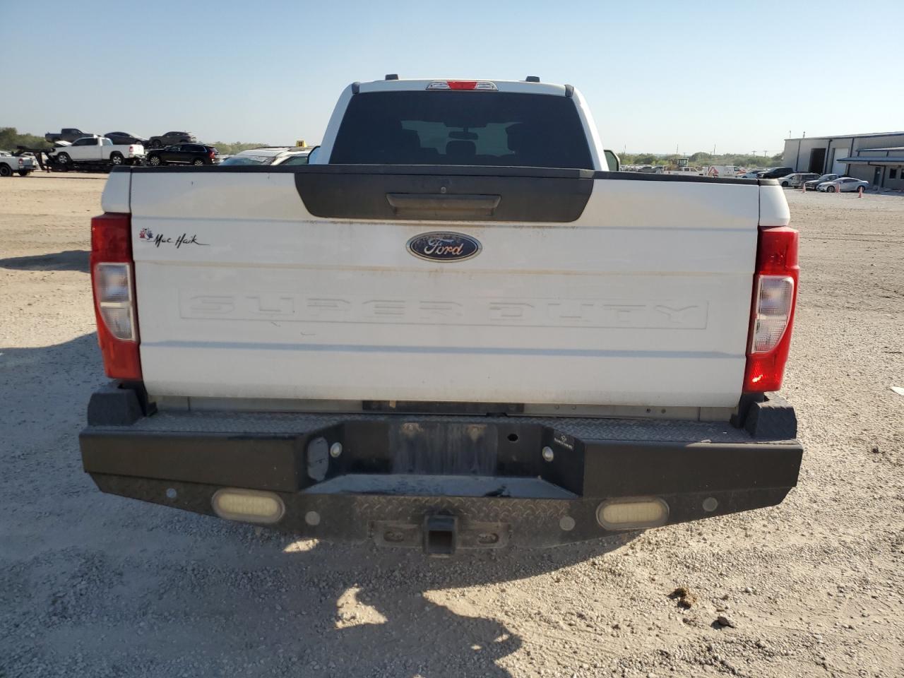 2022 Ford F250 Super Duty - Фото 6