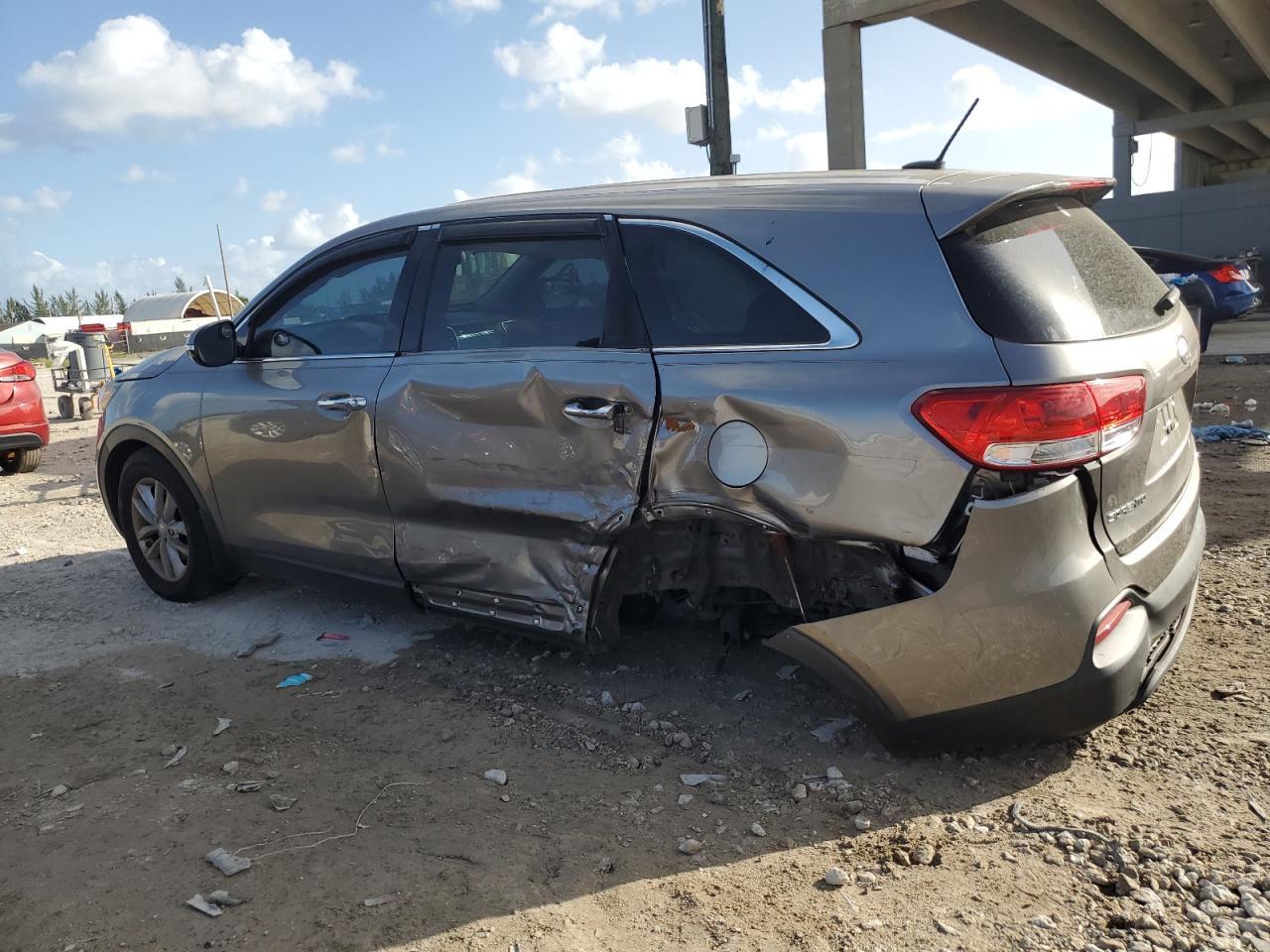 2018 Kia Sorento Lx - Image 2