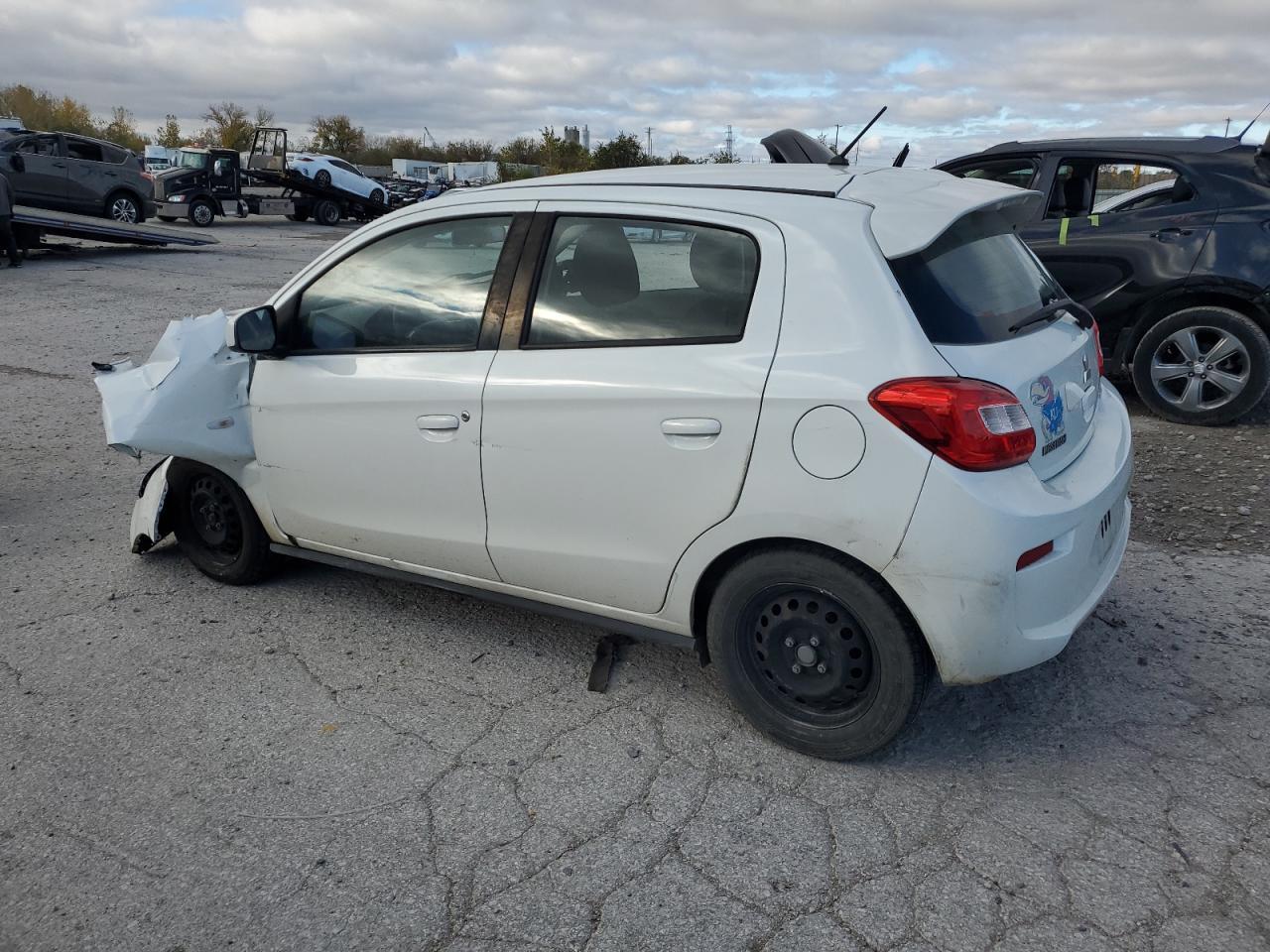 2019 Mitsubishi Mirage Es - Image 2