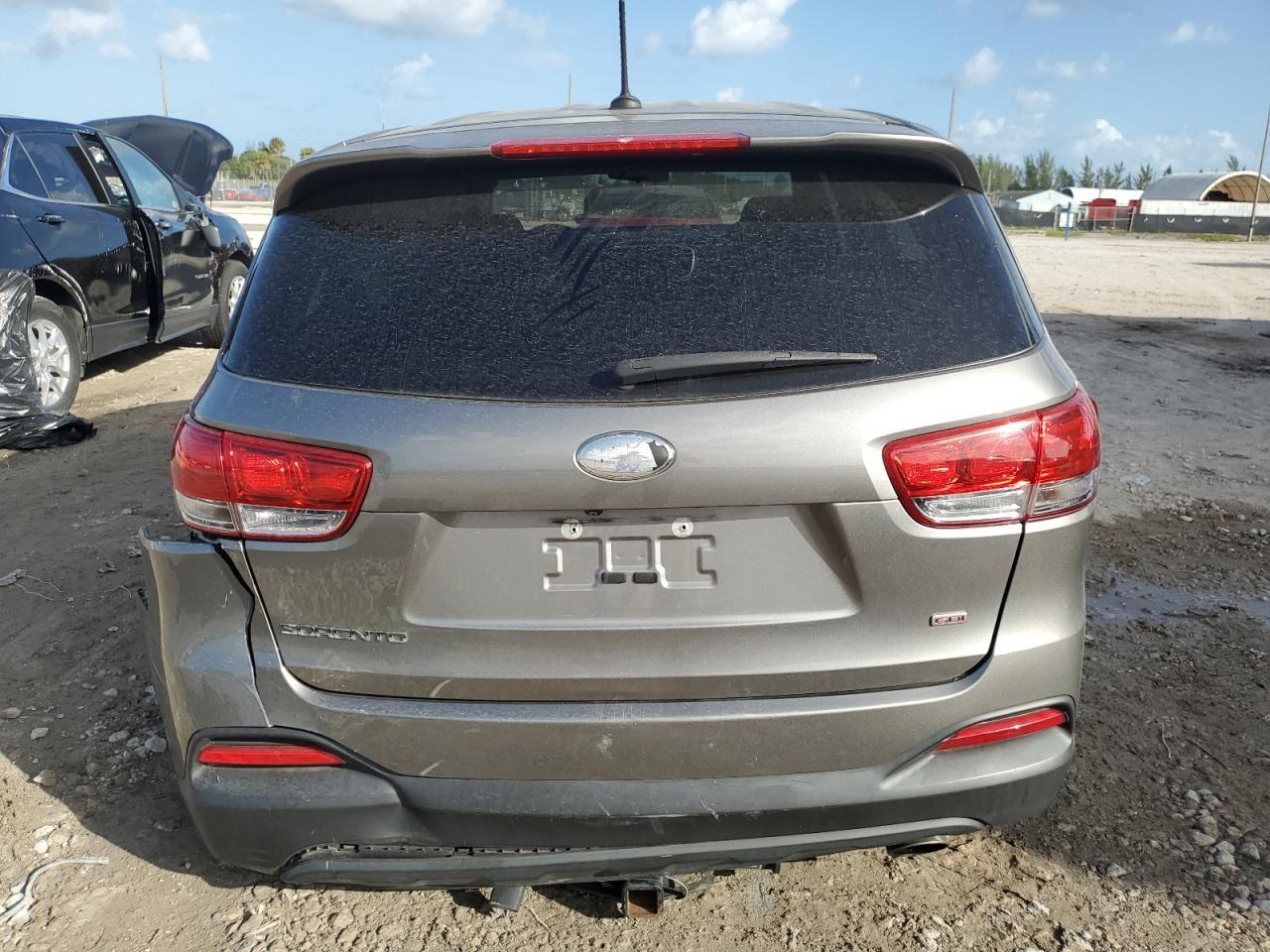 2018 Kia Sorento Lx - Image 6