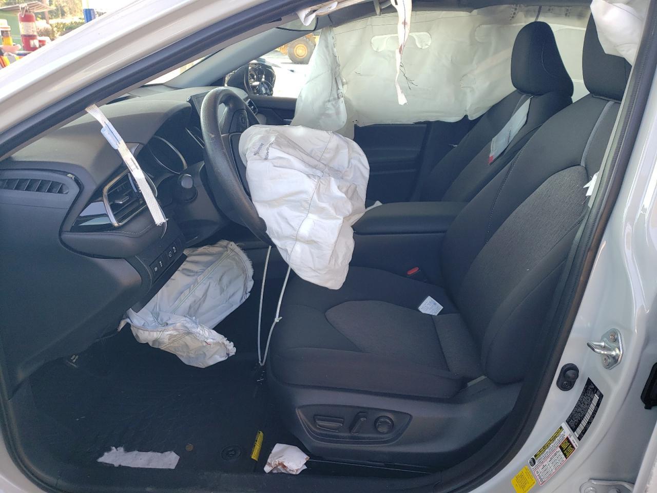 2023 Toyota Camry Le - Фото 7