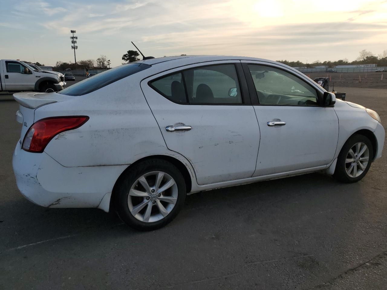 2014 Nissan Versa S - Фото 3