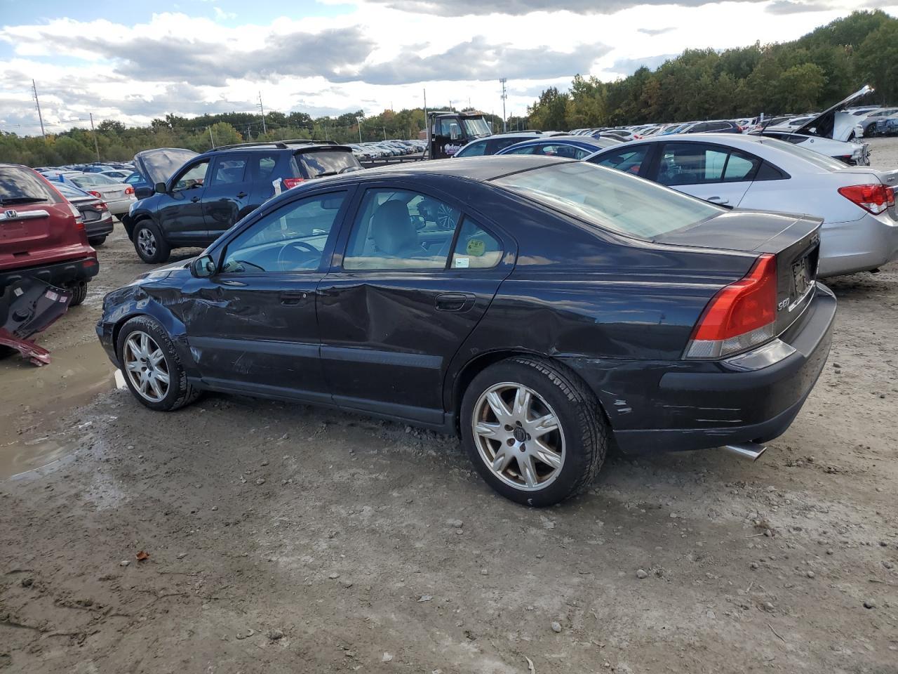 2004 Volvo S60 2.5T - Image 2