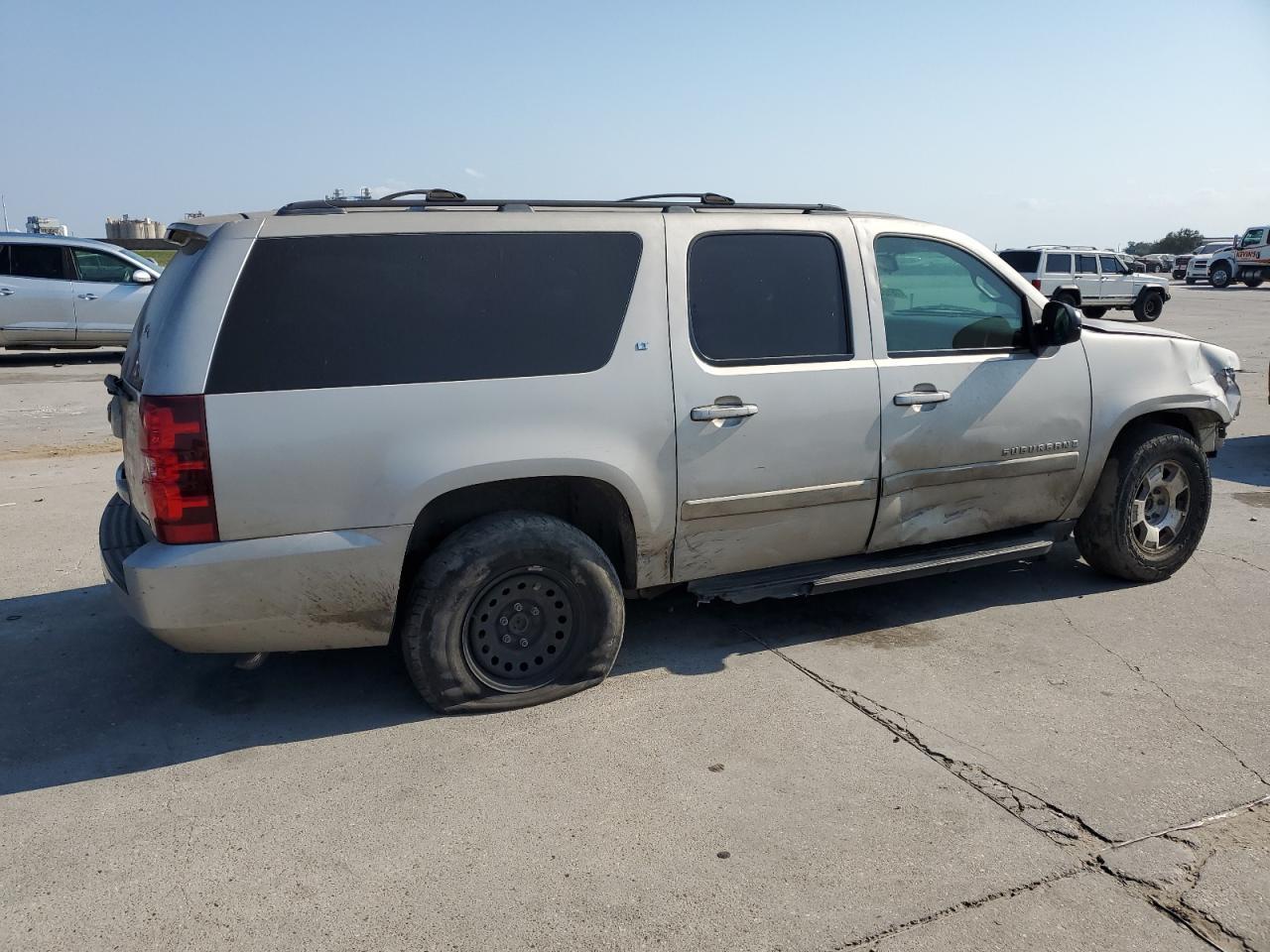 2009 Chevrolet Suburban C1500 Lt - Image 3