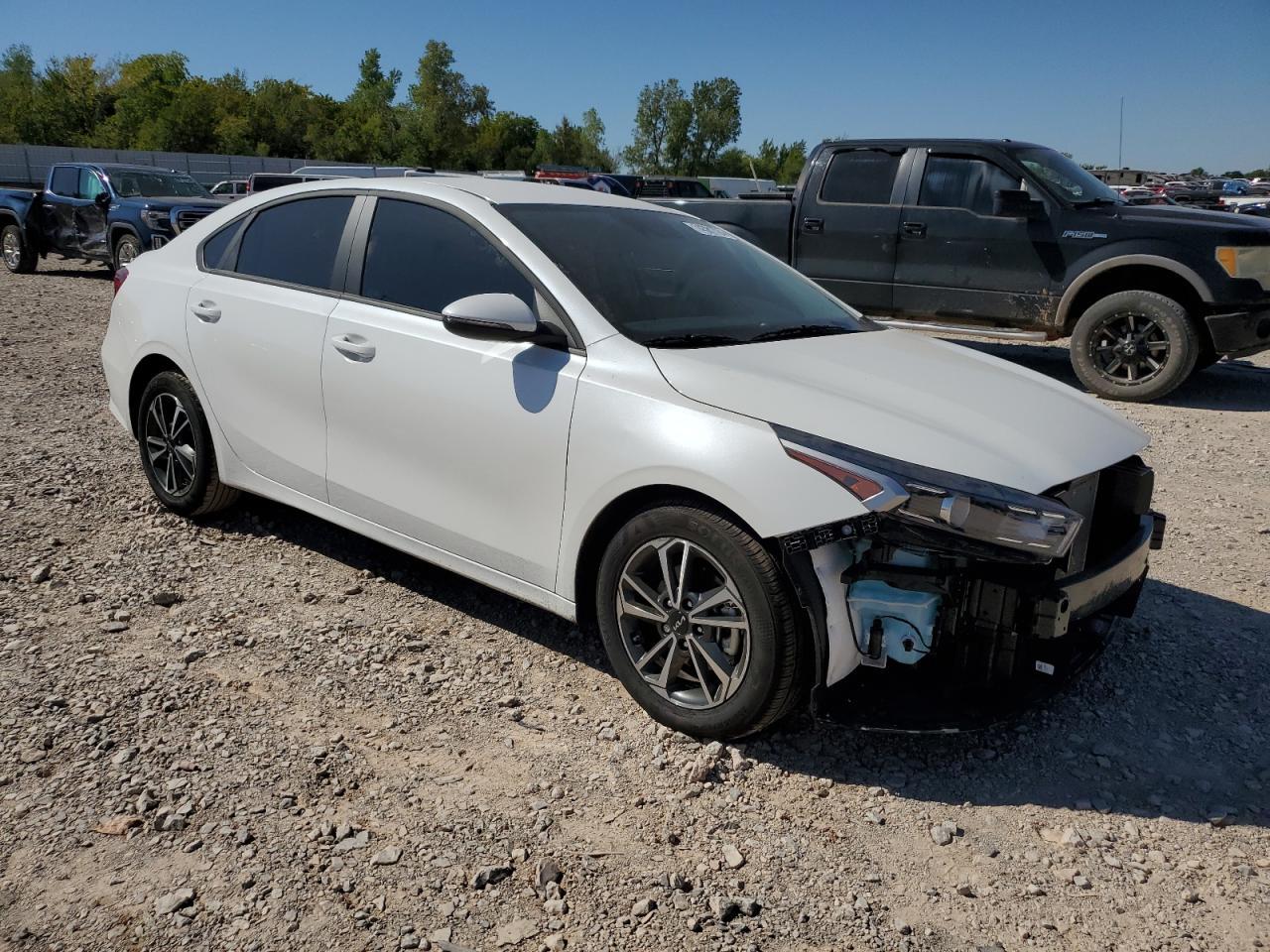 2024 Kia Forte Lxs - Фото 4