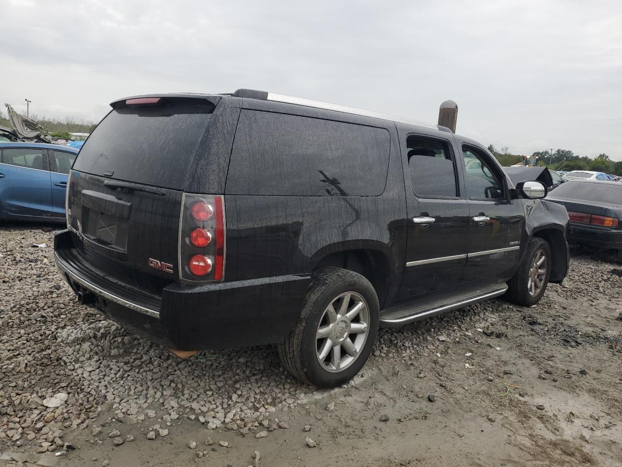 2011 GMC Yukon Xl Denali - Image 3
