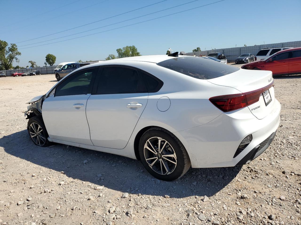 2024 Kia Forte Lxs - Фото 2
