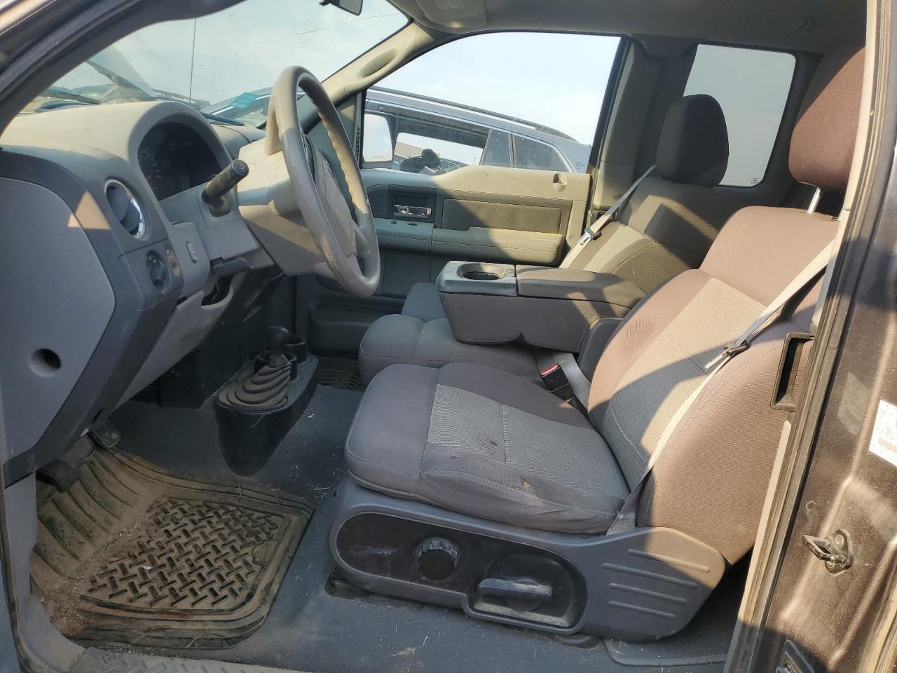2004 Ford F150 - Image 7