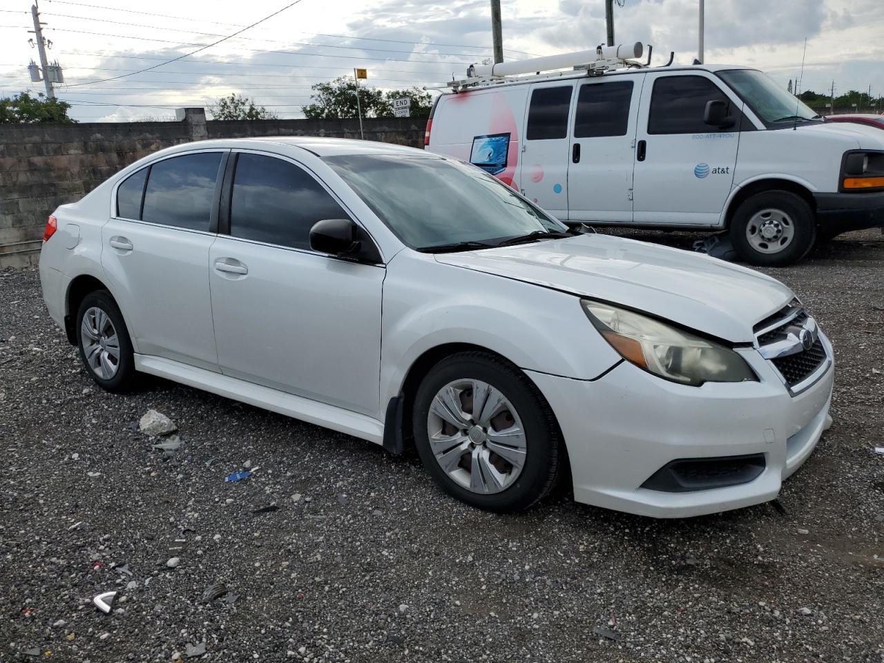2013 Subaru Legacy 2.5I - Image 4