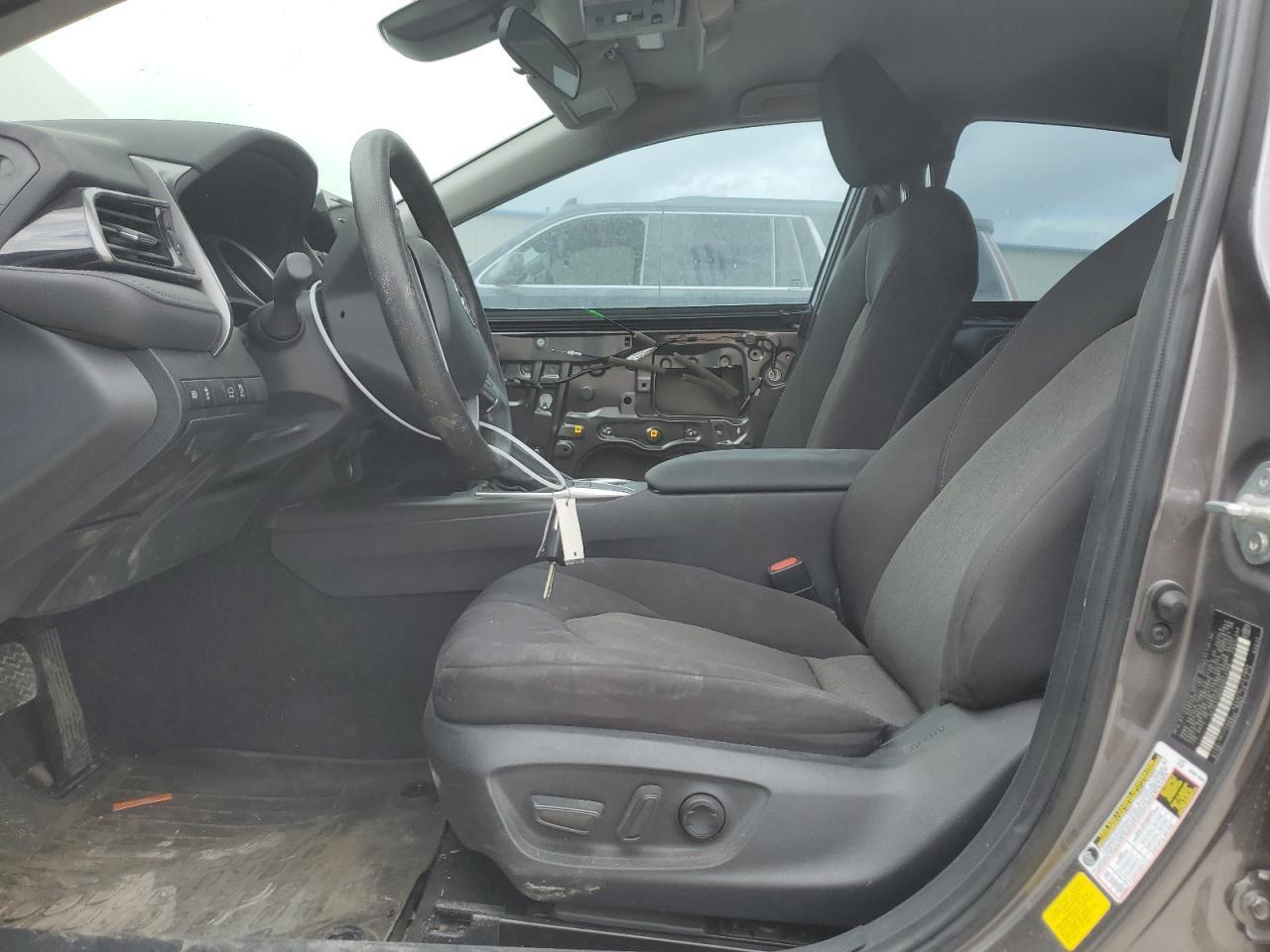 2022 Toyota Camry Le - Image 7