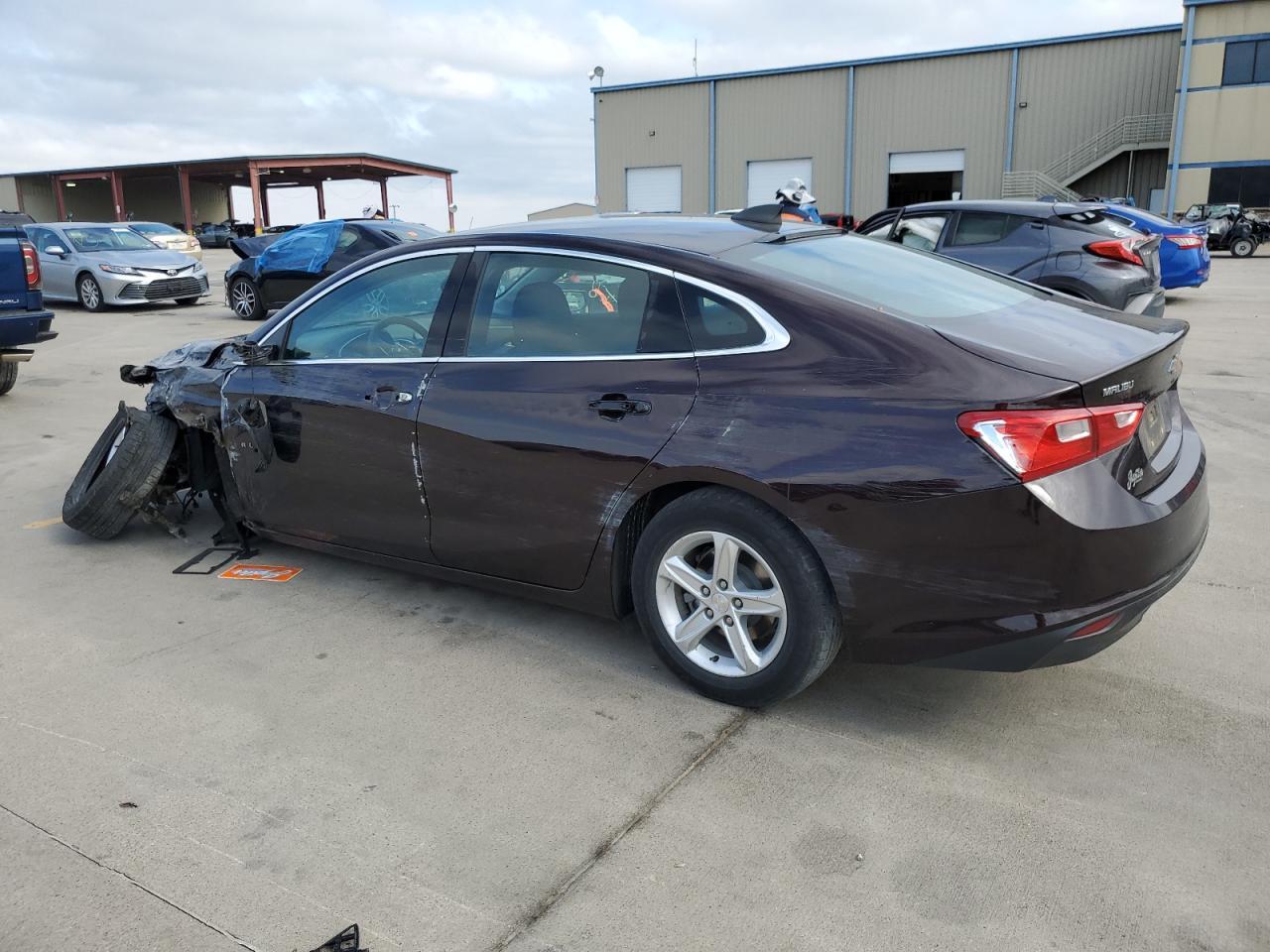 2020 Chevrolet Malibu Ls - Фото 2