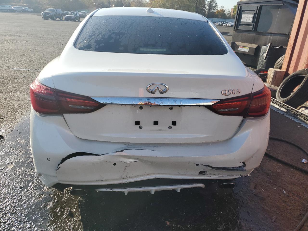 2018 Infiniti Q50 Luxe - Image 6