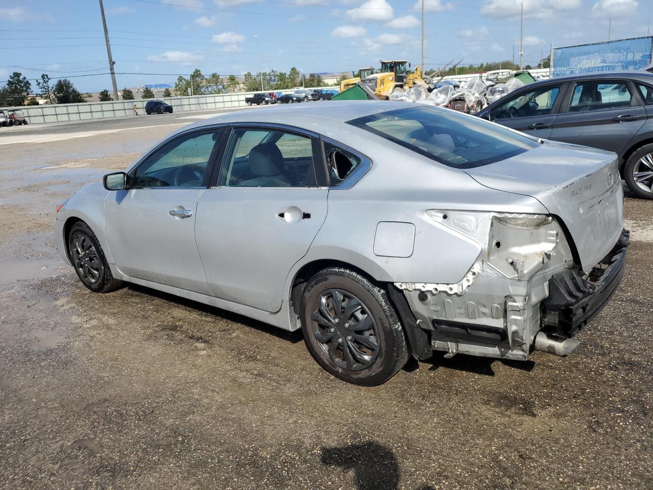 2014 Nissan Altima 2.5 - Image 2