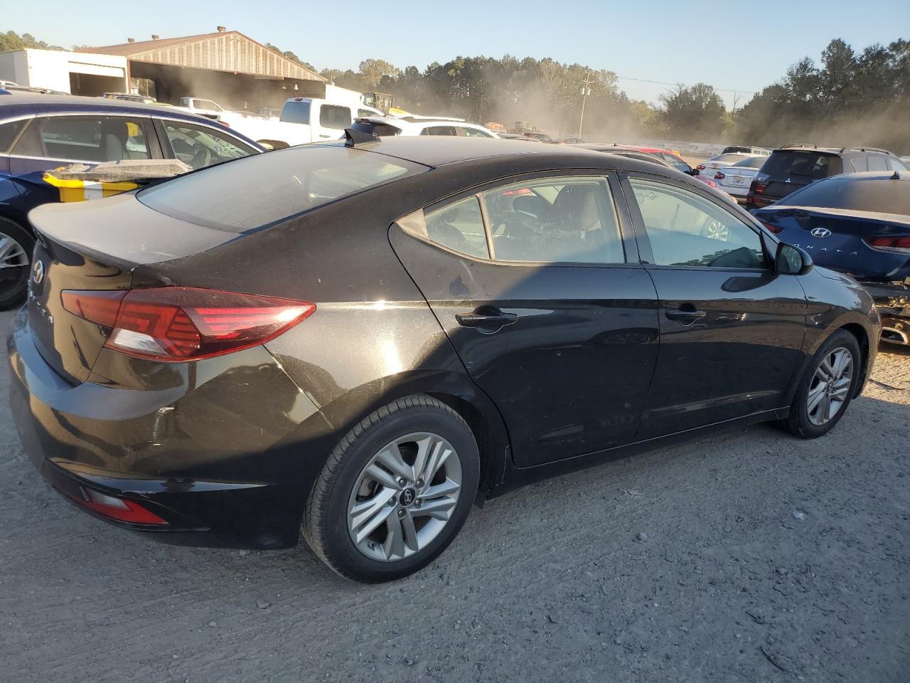 2019 Hyundai Elantra Sel - Фото 3