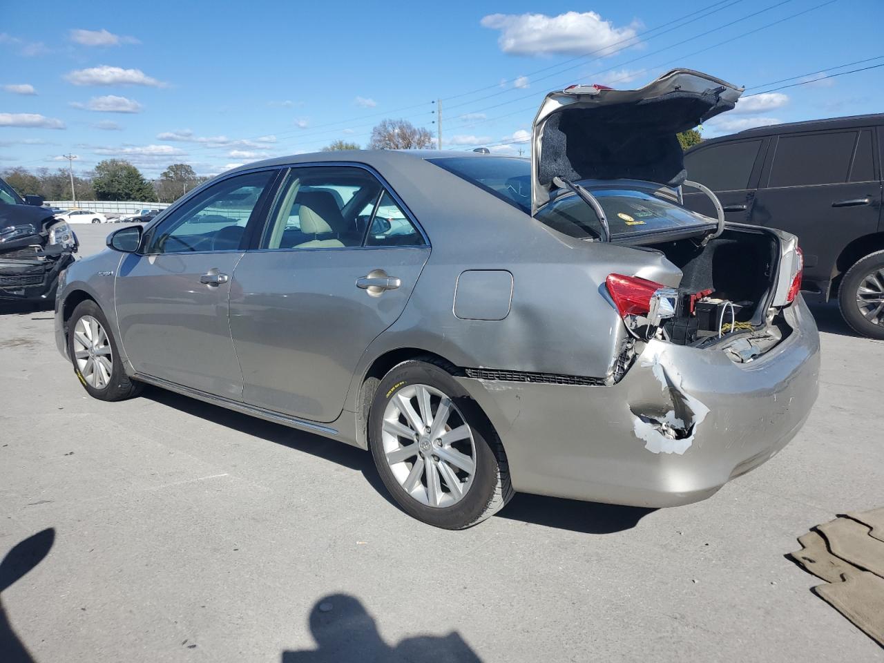 2014 Toyota Camry Hybrid - Фото 2