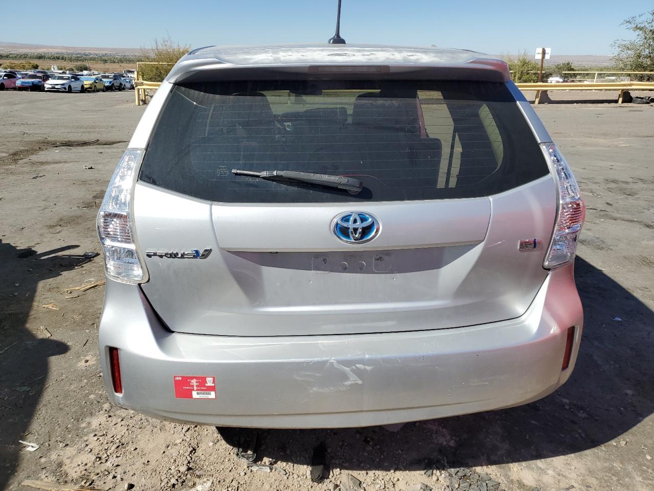 2012 Toyota Prius V - Image 6