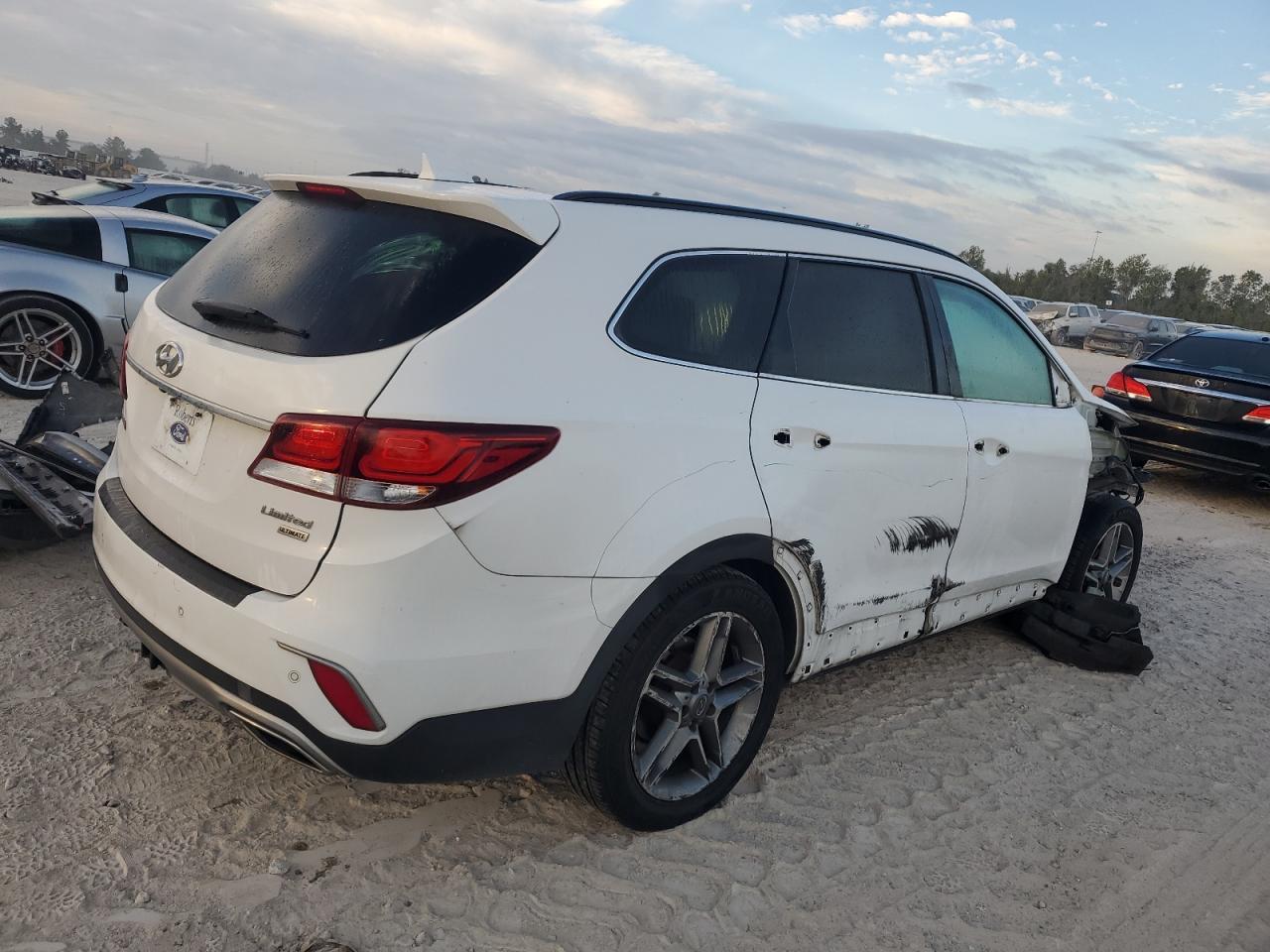 2017 Hyundai Santa Fe Se Ultimate - Image 3