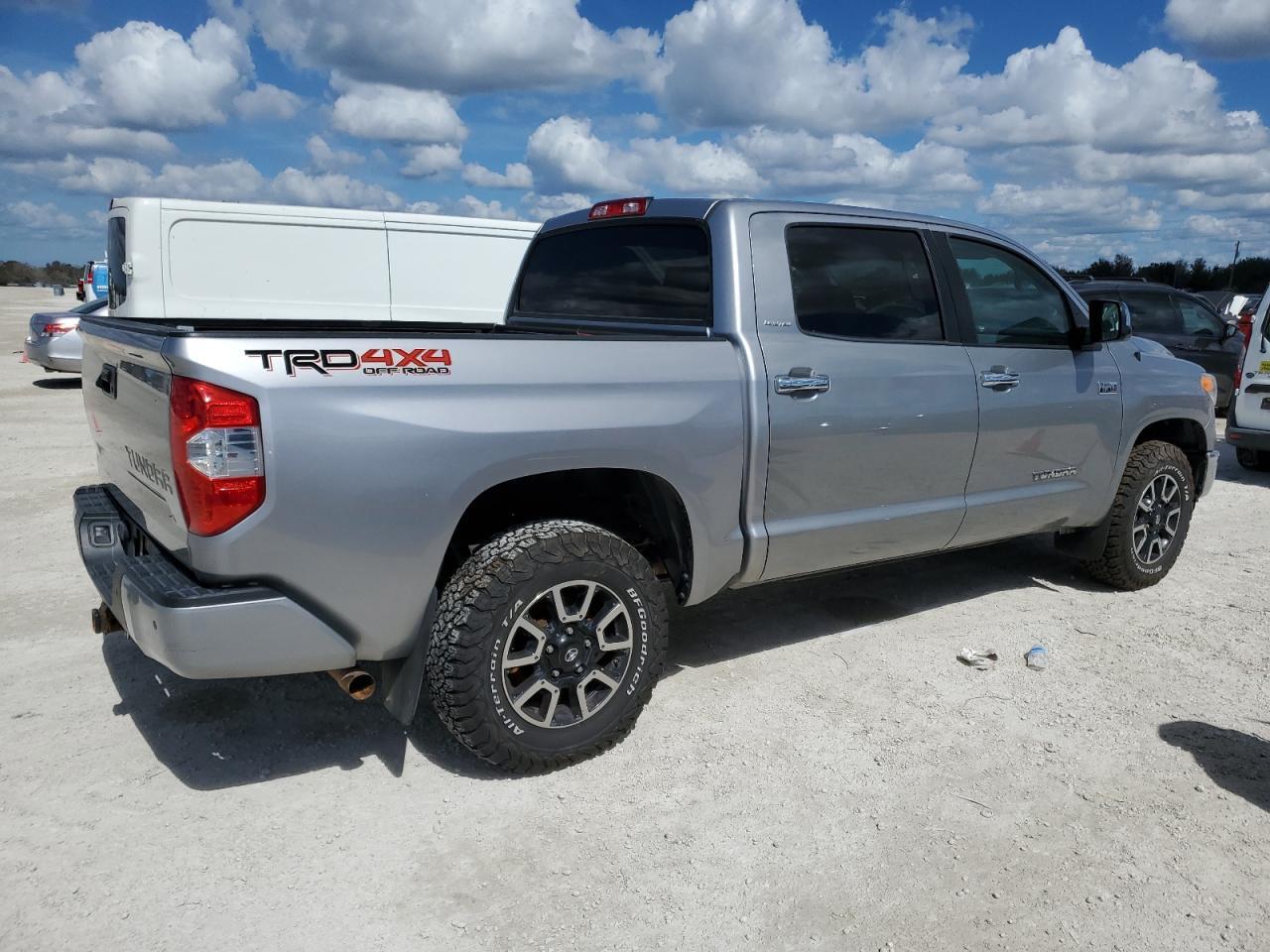 2015 Toyota Tundra Crewmax Limited - Фото 3