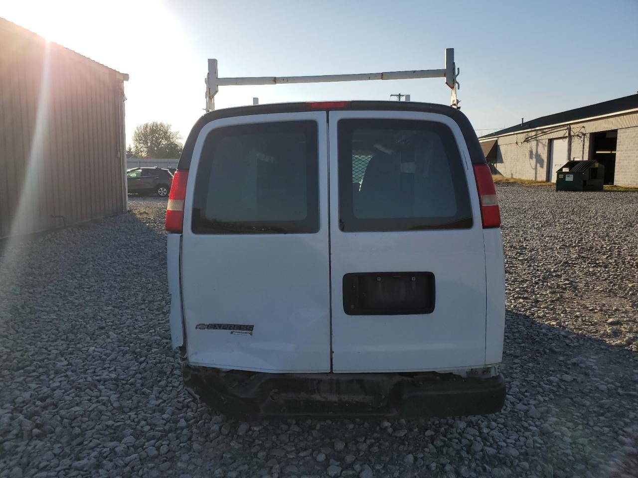 2014 Chevrolet Express G1500 - Фото 6
