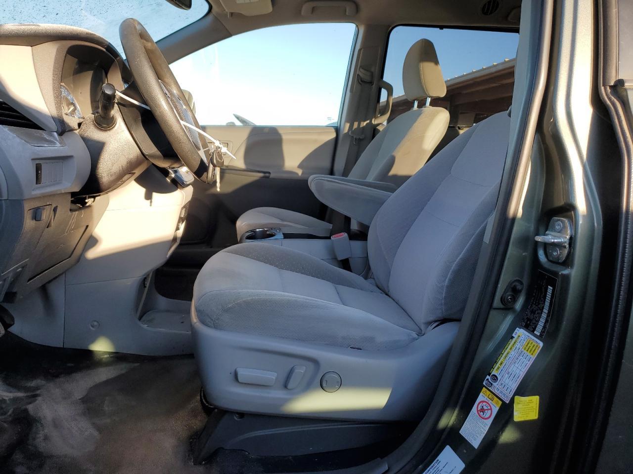 2018 Toyota Sienna Le - Фото 7