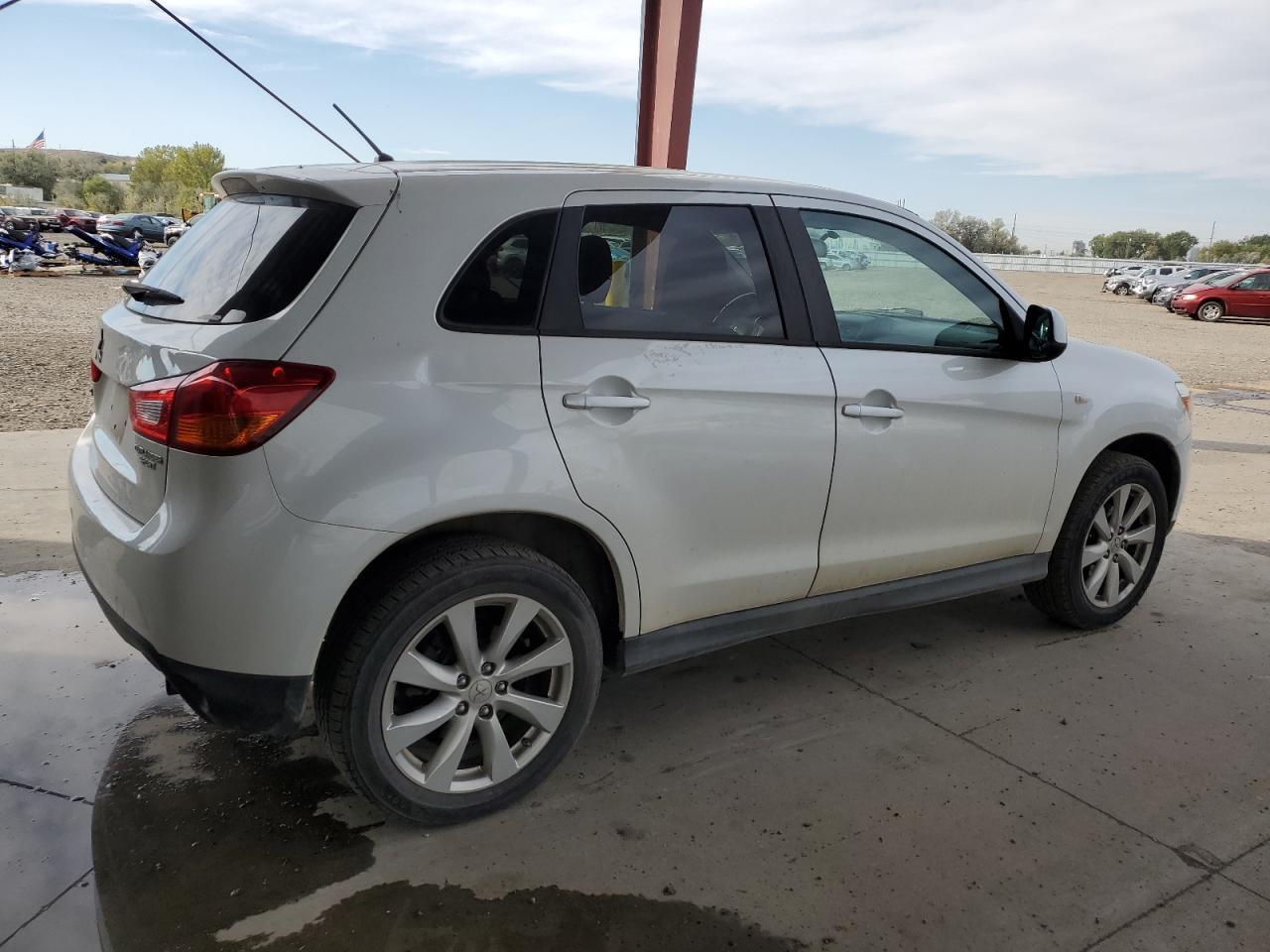 2015 Mitsubishi Outlander Sport Es - Image 3