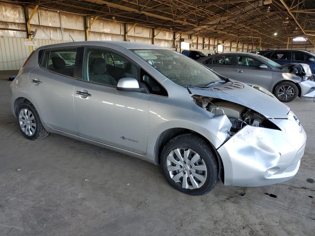 2015 Nissan Leaf S - Image 4
