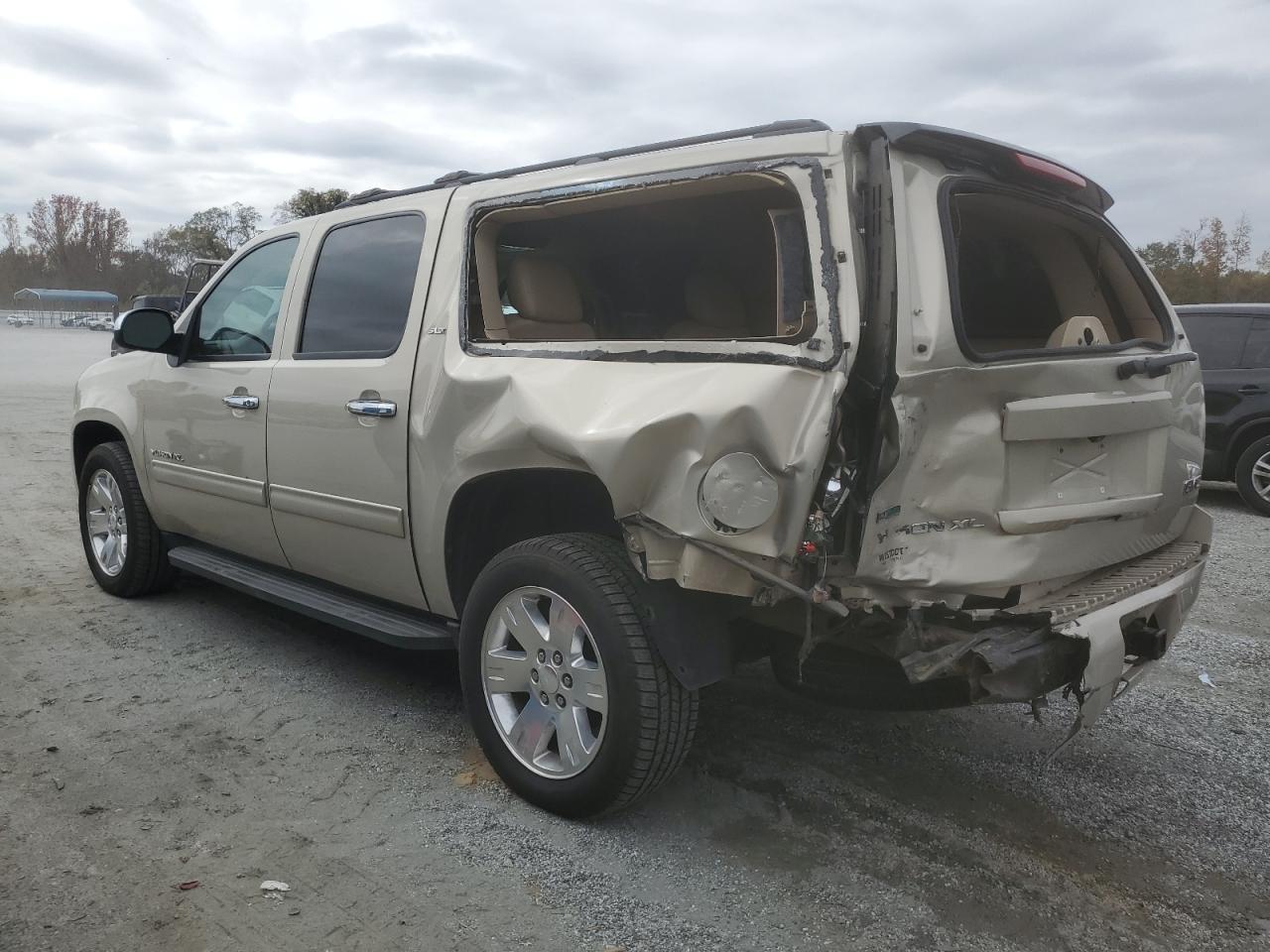 2012 GMC Yukon Xl K1500 Slt - Image 2