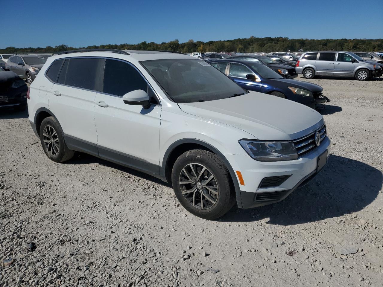 2021 Volkswagen Tiguan Se - Фото 4