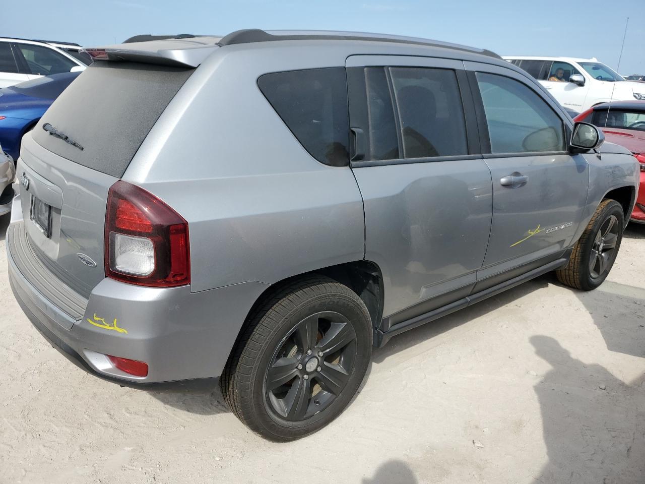 2015 Jeep Compass Latitude - Image 3