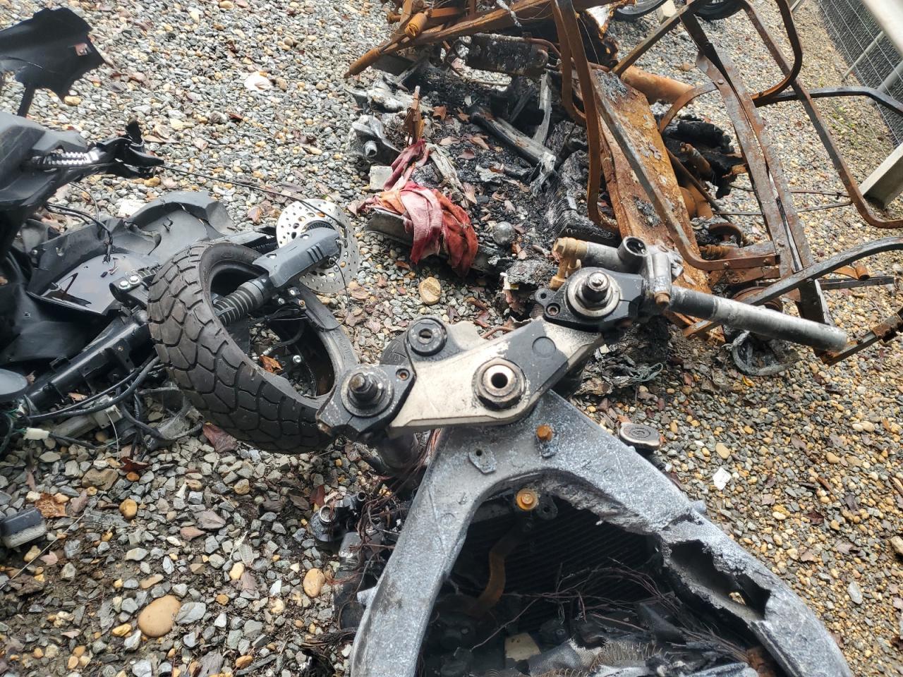 2006 Yamaha Yzfr6 L - Image 7