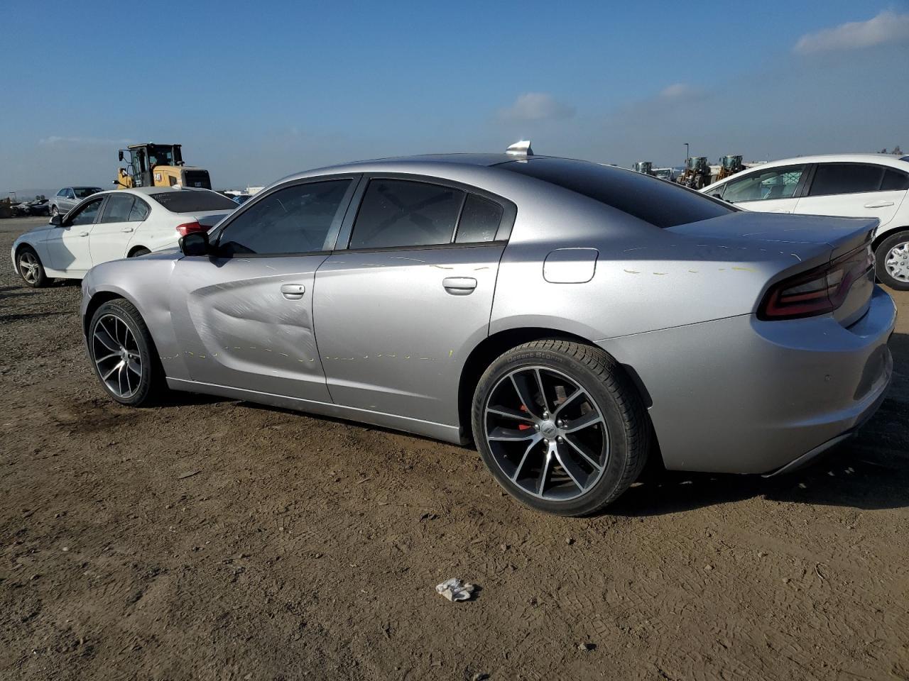 2015 Dodge Charger Sxt - Фото 2