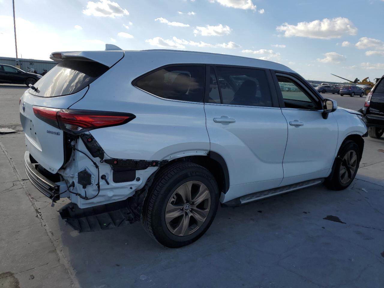 2023 Toyota Highlander Hybrid Bronze Edition - Фото 3