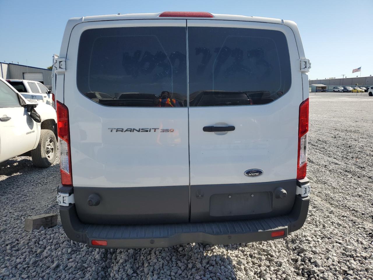 2015 Ford Transit T-350 - Фото 6