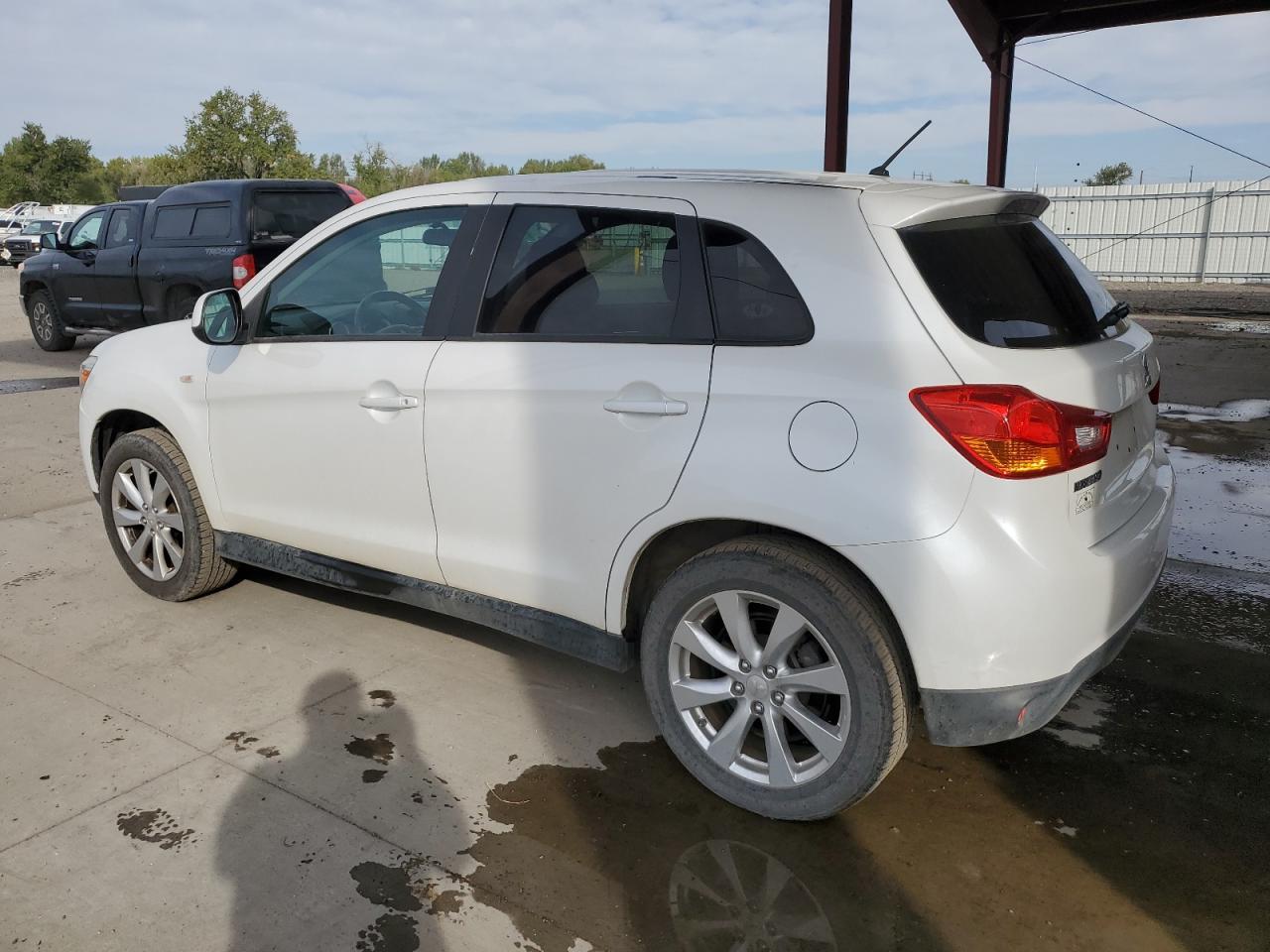 2015 Mitsubishi Outlander Sport Es - Image 2