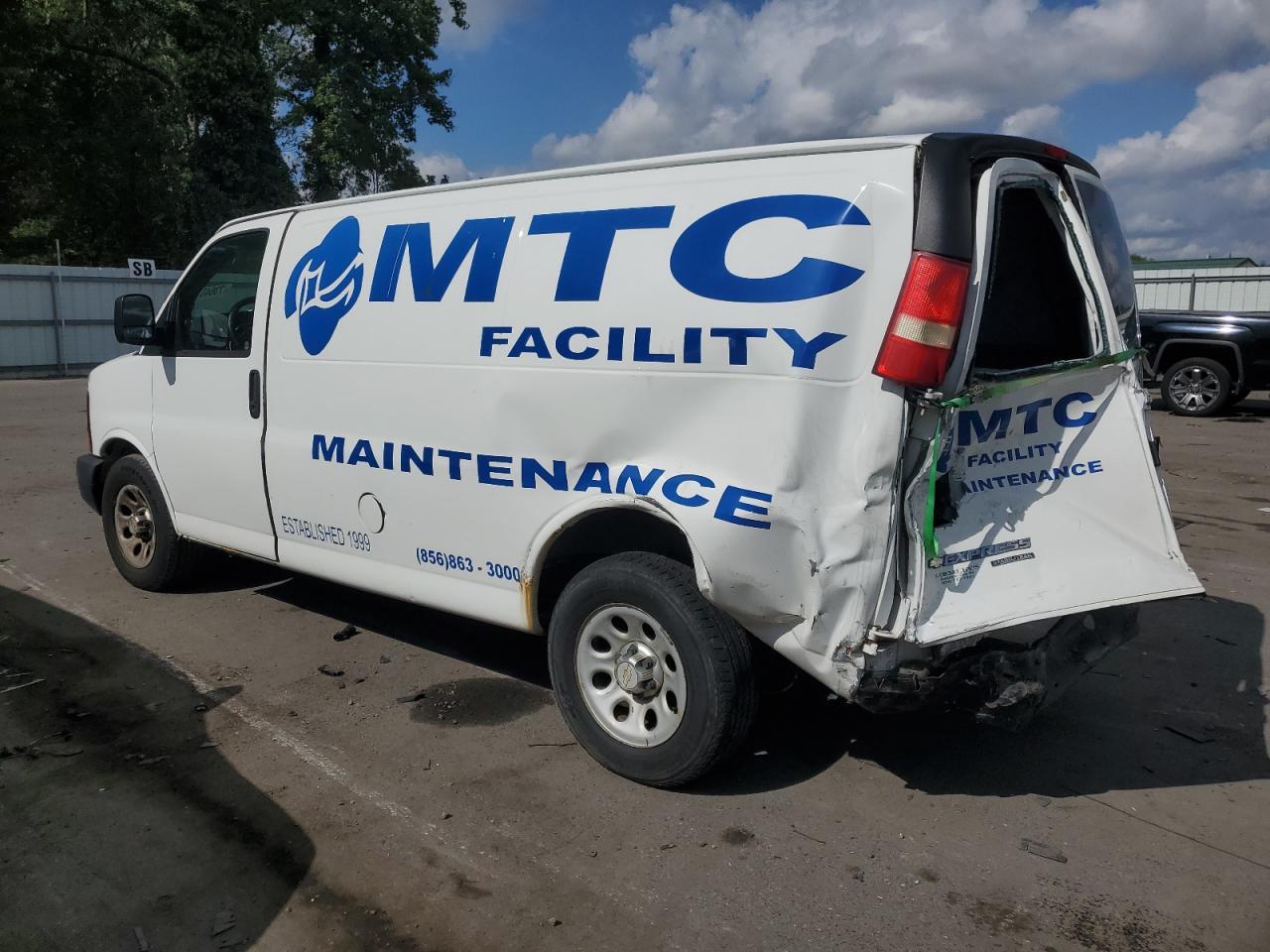 2012 Chevrolet Express G1500 - Фото 2