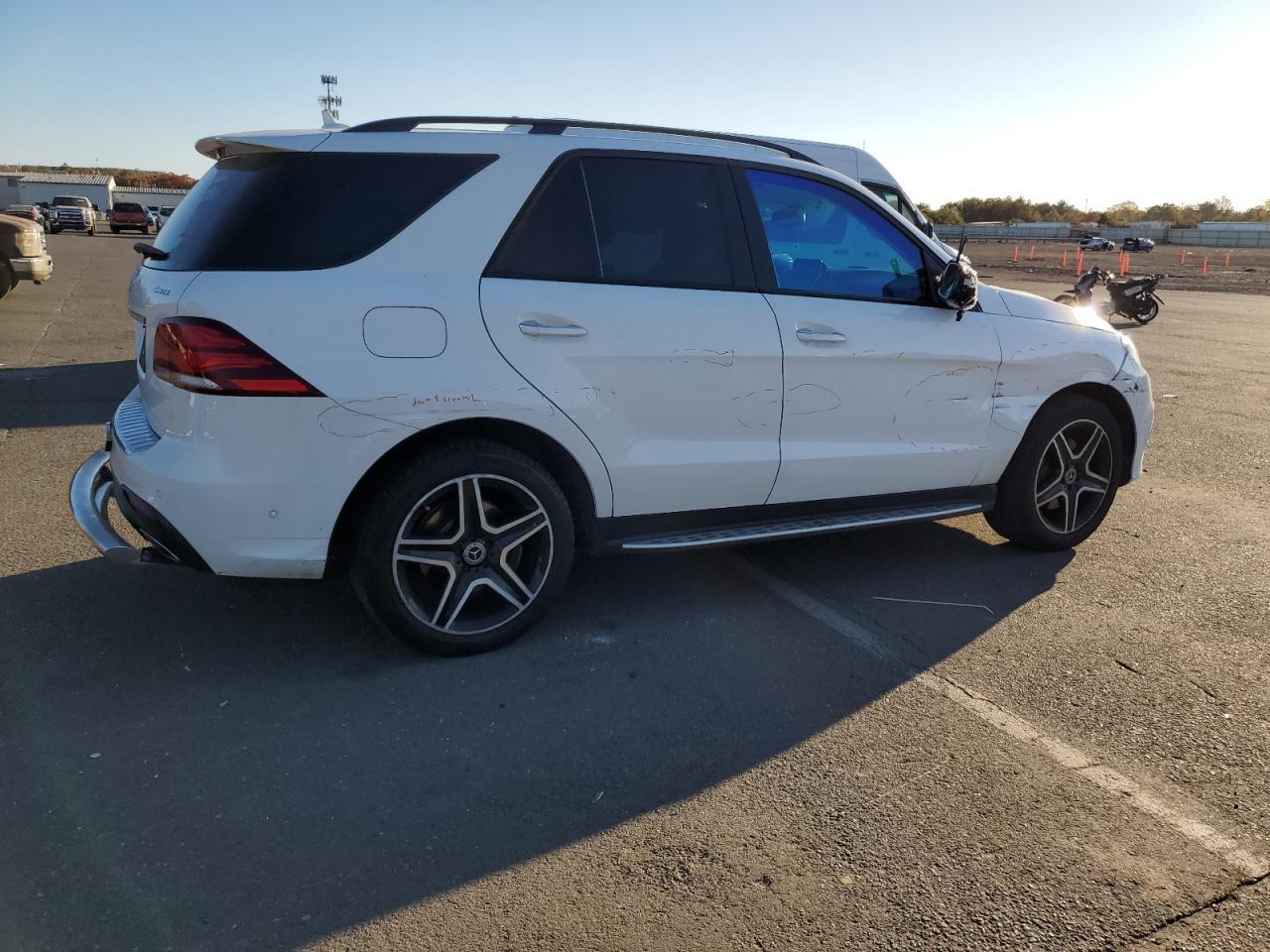 2019 Mercedes-Benz Gle 400 4Matic - Image 3