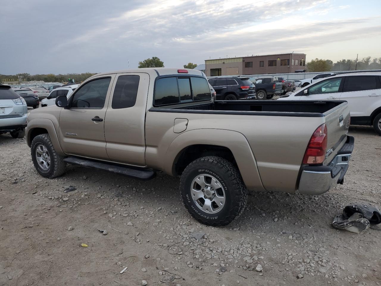 2005 Toyota Tacoma Access Cab - Image 2